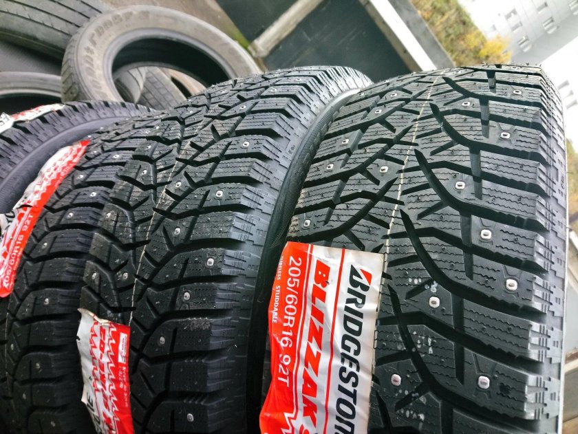 Шина Bridgestone Blizzak Spike-02 SUV
