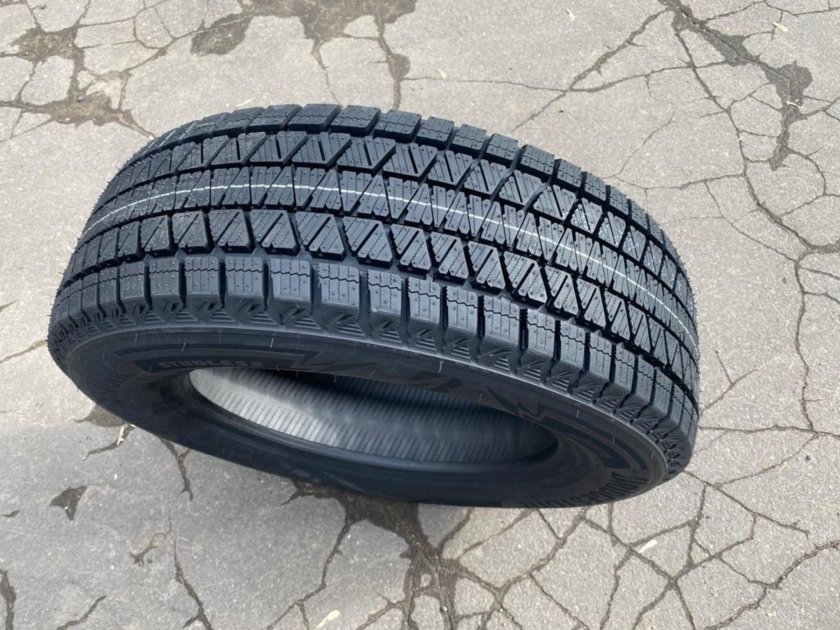 Bridgestone Blizzak DM-v3