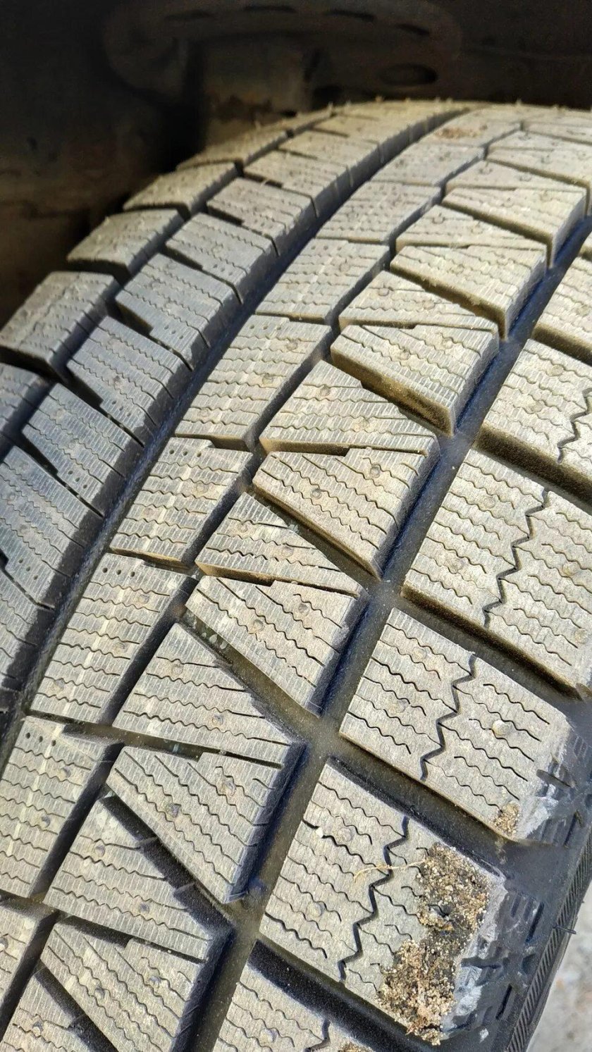 Bridgestone Blizzak Revo