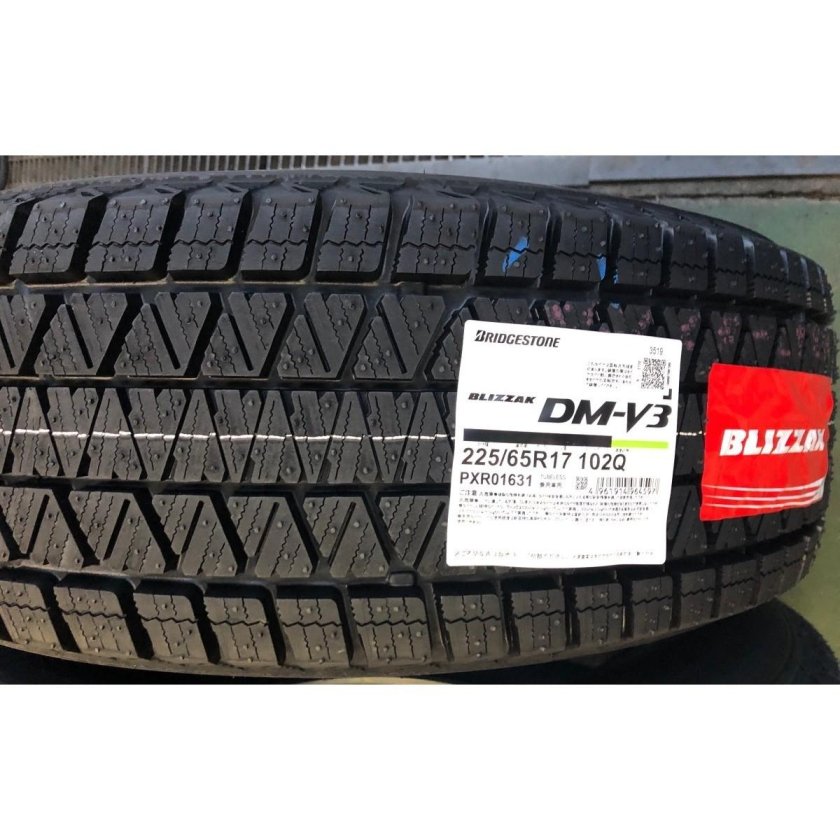 Bridgestone 285/45r22 110t blizzak dm-v3 tl