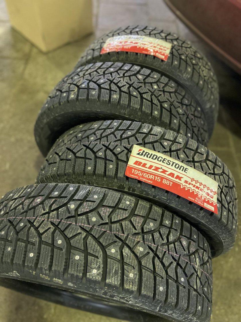 Bridgestone Blizzak Spike-02