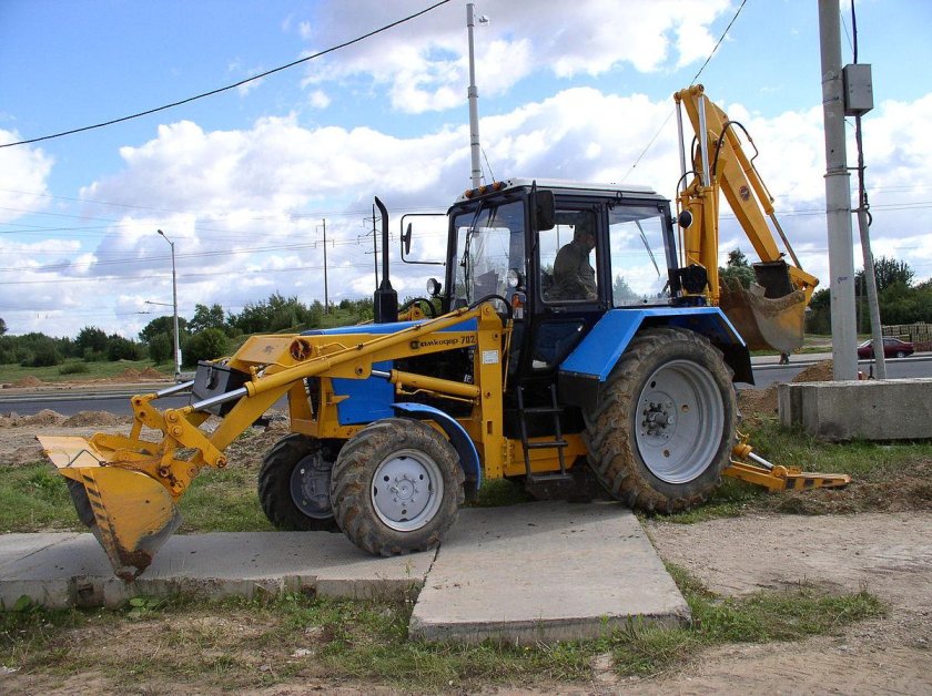 Трактор МТЗ 82 экскаватор
