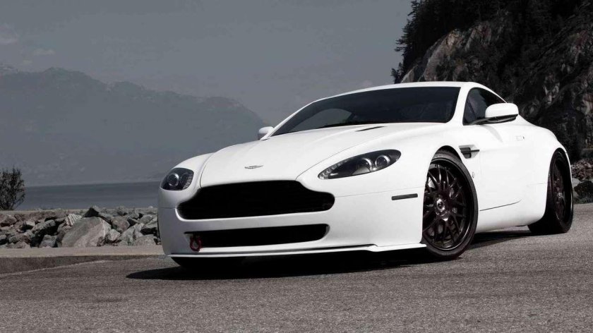Aston martin v8 vantage 2009