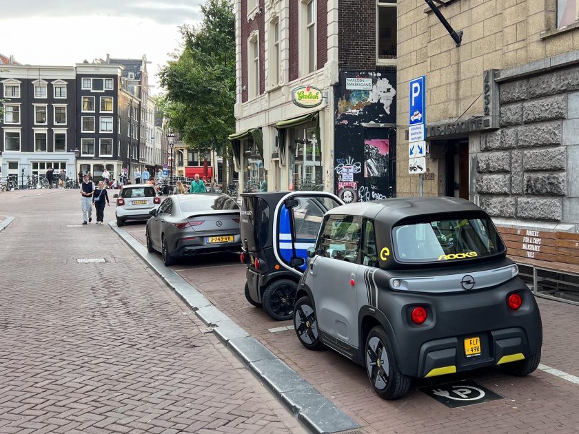 Кладбище электромобилей в Европе