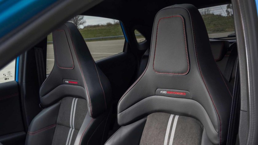 Ford Fiesta 2022 салон