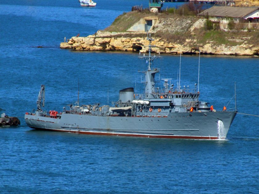 Вице-Адмирал Захарьин тральщик