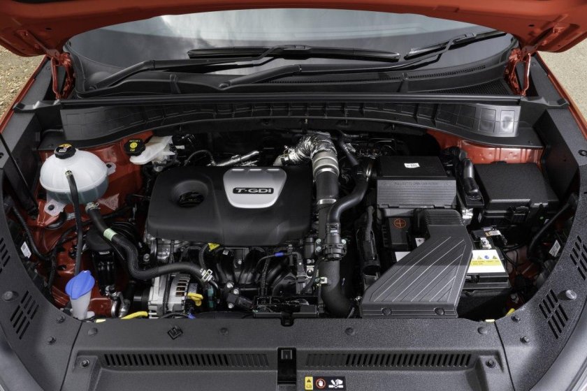 Hyundai Tucson моторный отсек