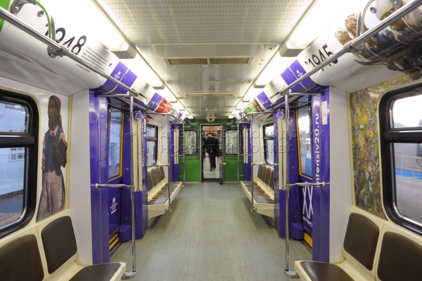 Метропоезд Русич внутри