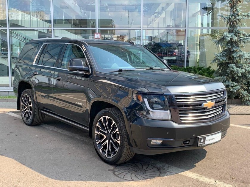 Chevrolet tahoe 2021 черный