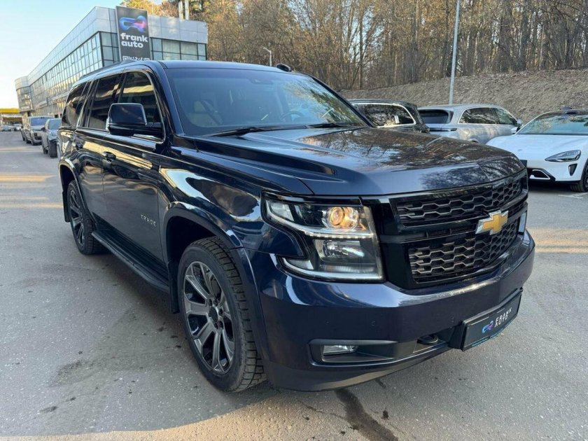 Машина chevrolet tahoe