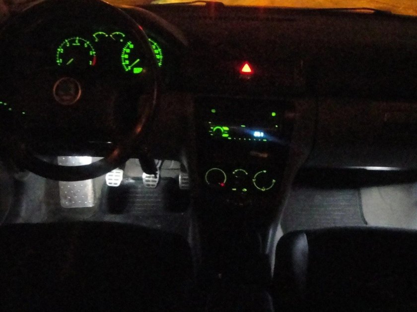 Подсветка салона Шкода Октавия тур