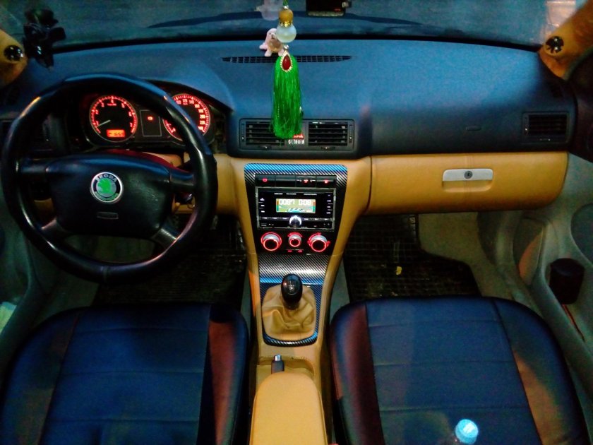 Skoda Octavia a4 Tour салон