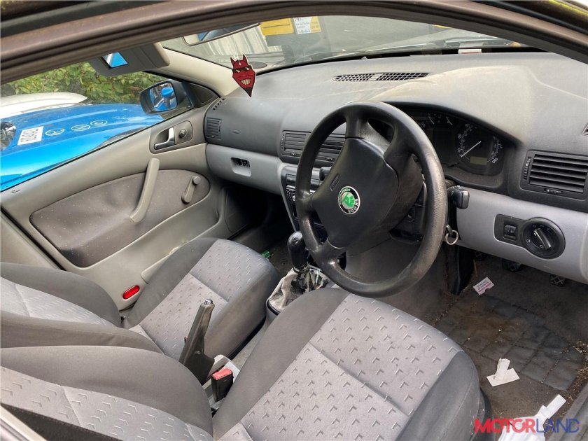 Шкода фабия праворульная