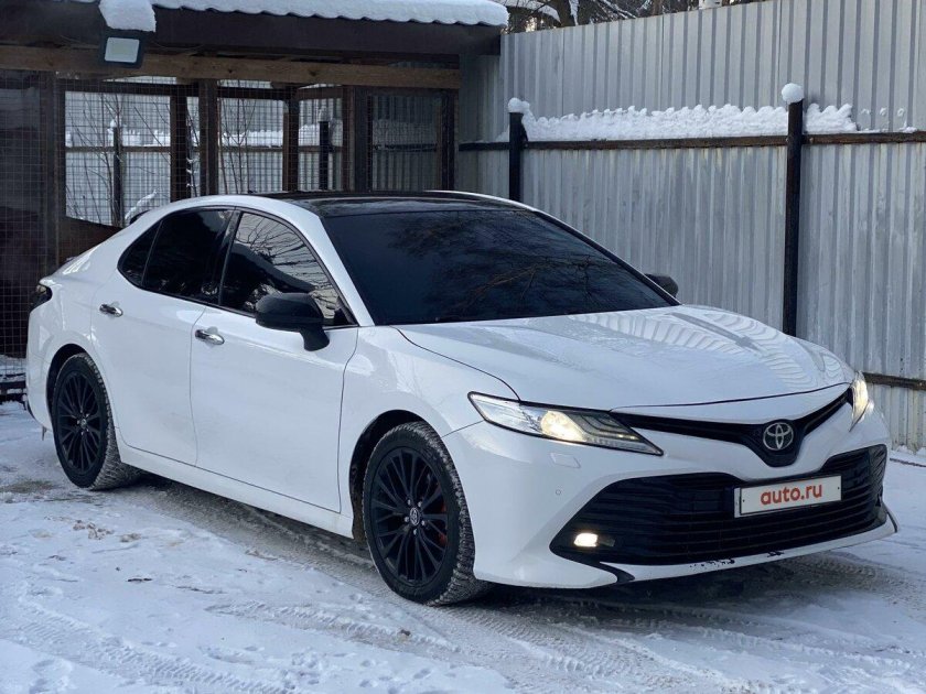 Тойота камри 70 белая