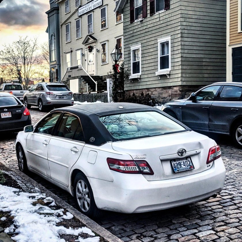 Тойота Камри 50 с черной крышей