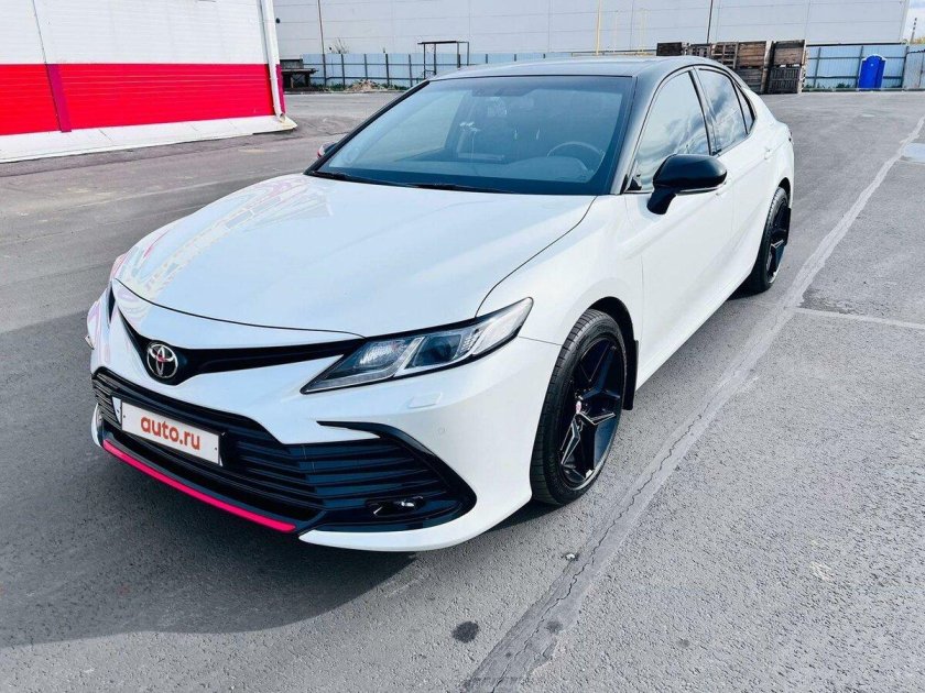 Тойота камри 70 белая