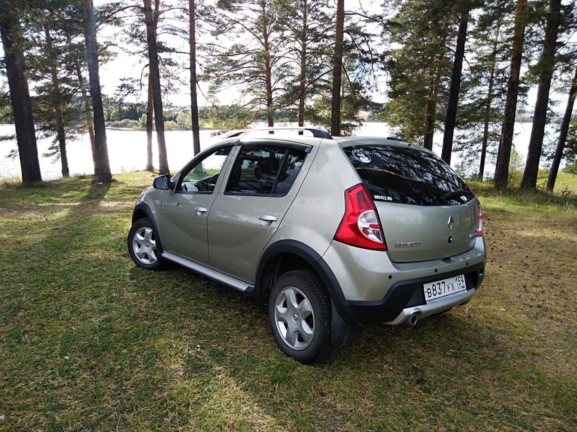 Рено Сандеро степвей