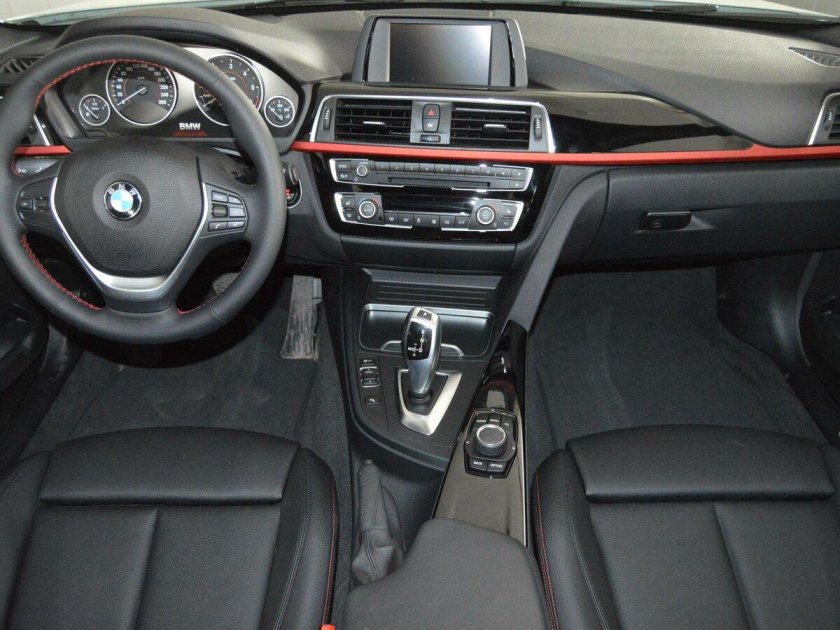 BMW 320d XDRIVE салон
