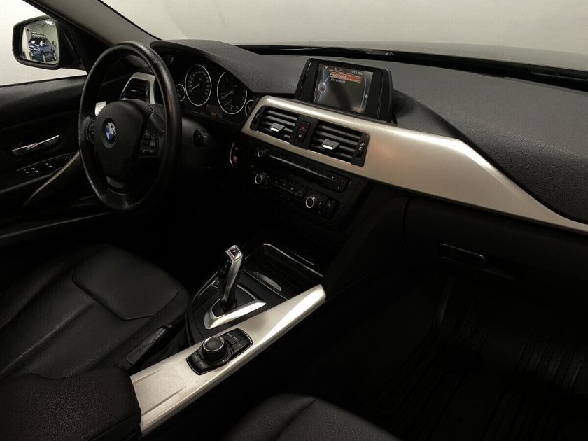 BMW 3 2017 салон