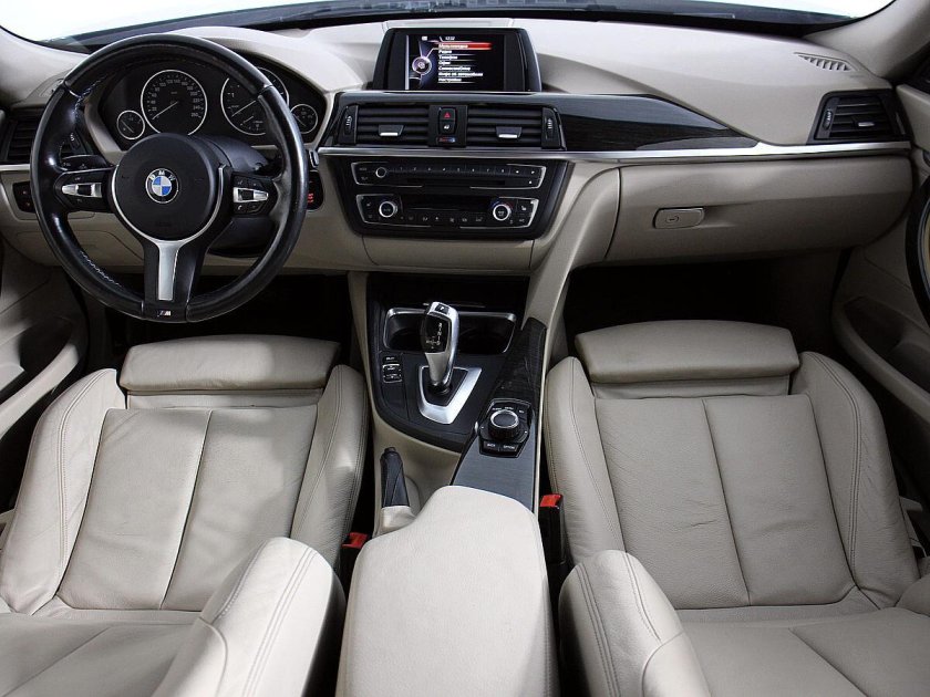 BMW 320 2013