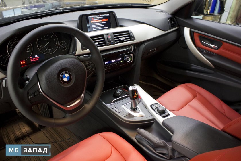 BMW 320i Premium салон