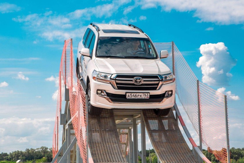 Toyota land cruiser 200 series