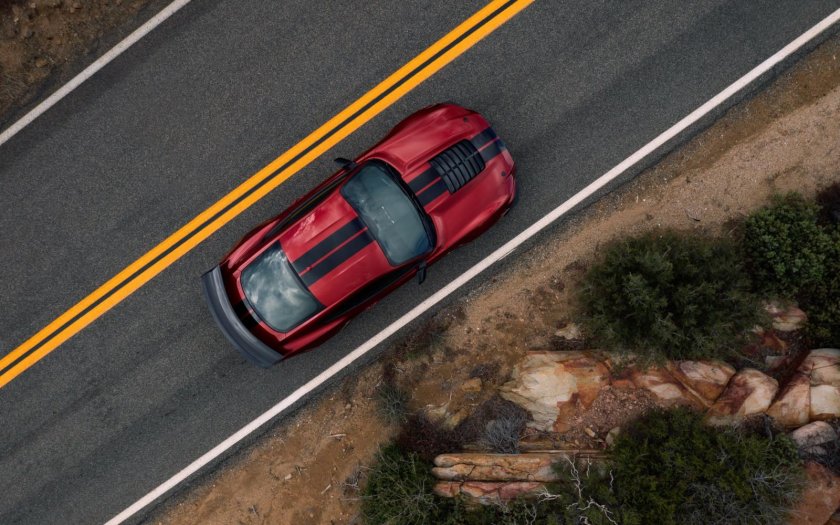 Форд Мустанг сверху