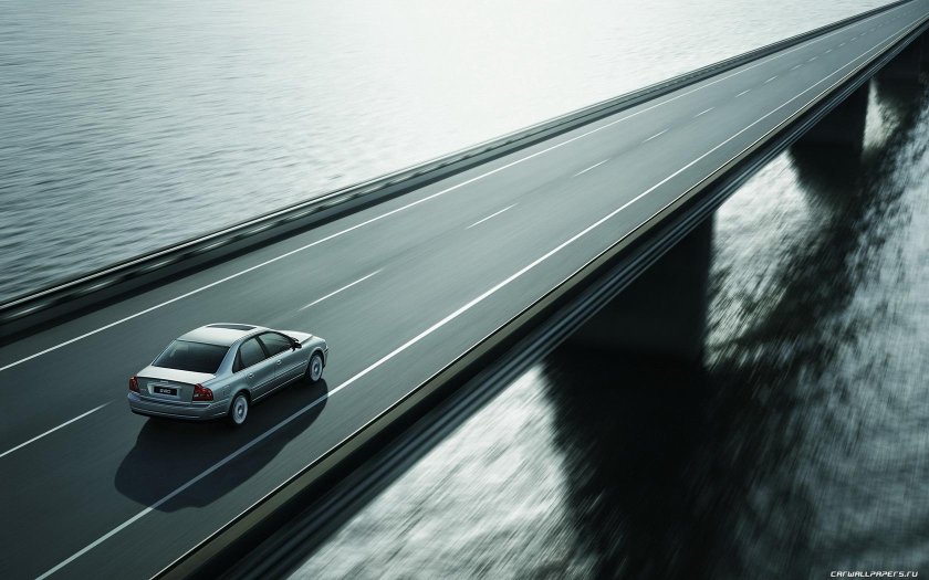 Автомобиль в движении