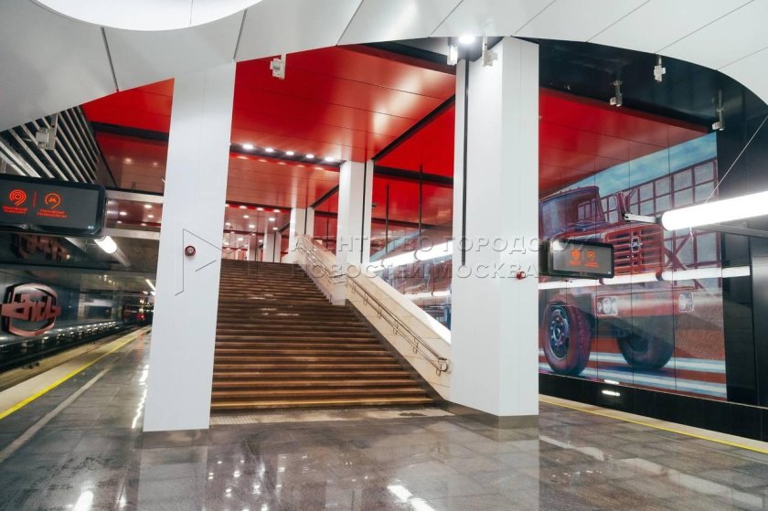 Станция метро крымская