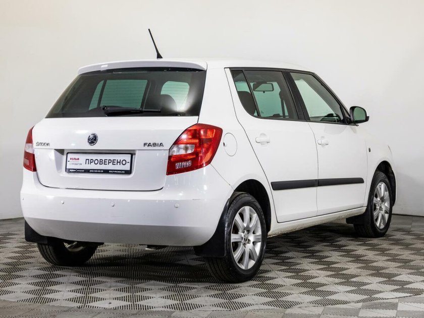 Шкода фабия 2 2011