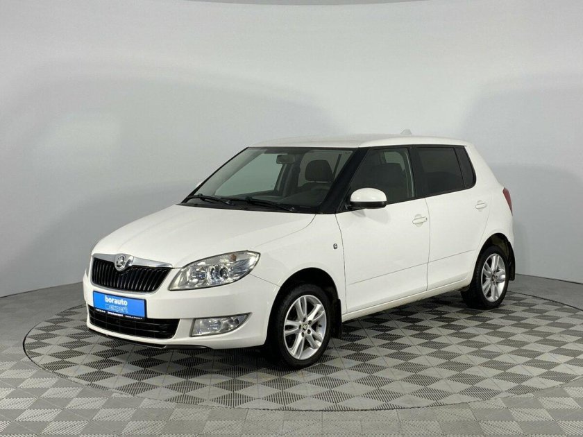 Шкода Фабия 2014 года