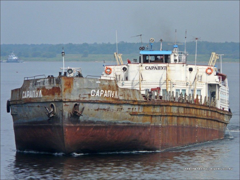 Сарапул теплоход