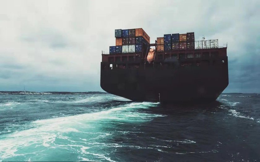 Контейнеровоз судно