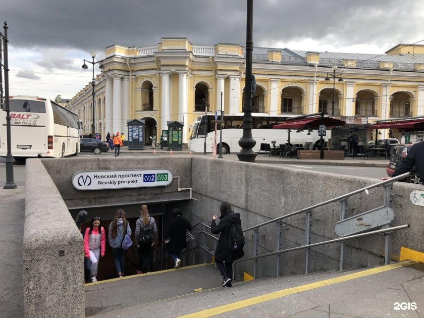 Метро Гостиный двор Невского Санкт-Петербург
