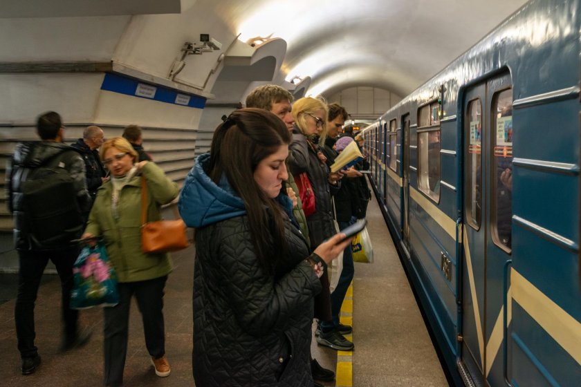 Пассажиры Петербургского метрополитена