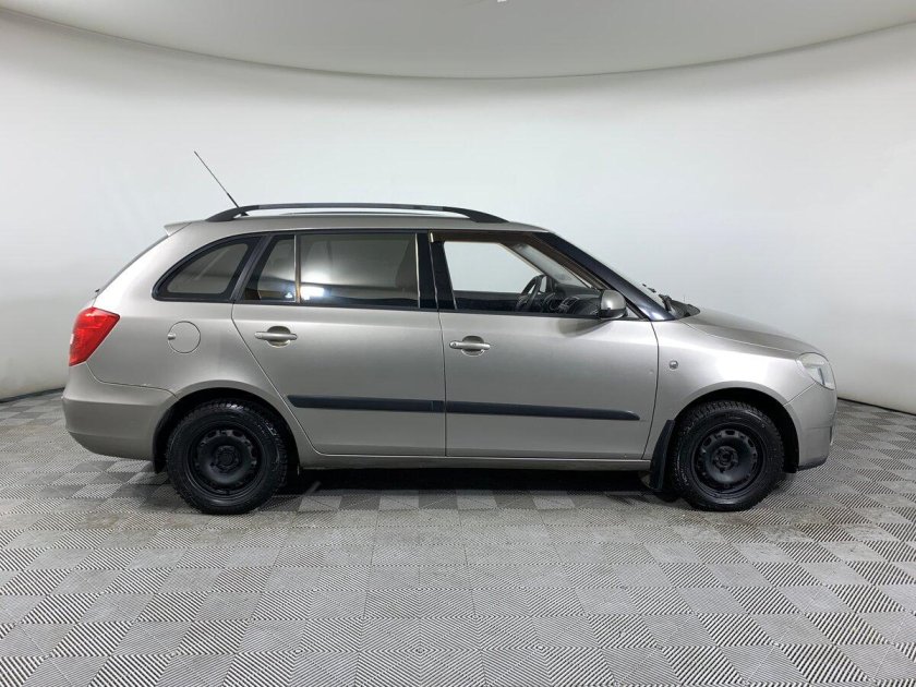 Шкода фабия универсал