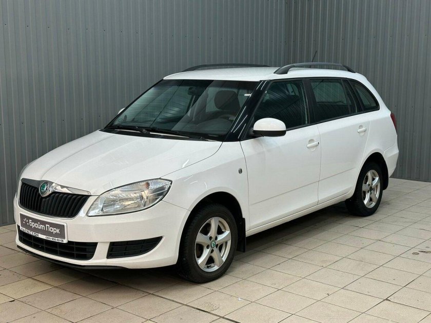 Шкода Фабия 2012