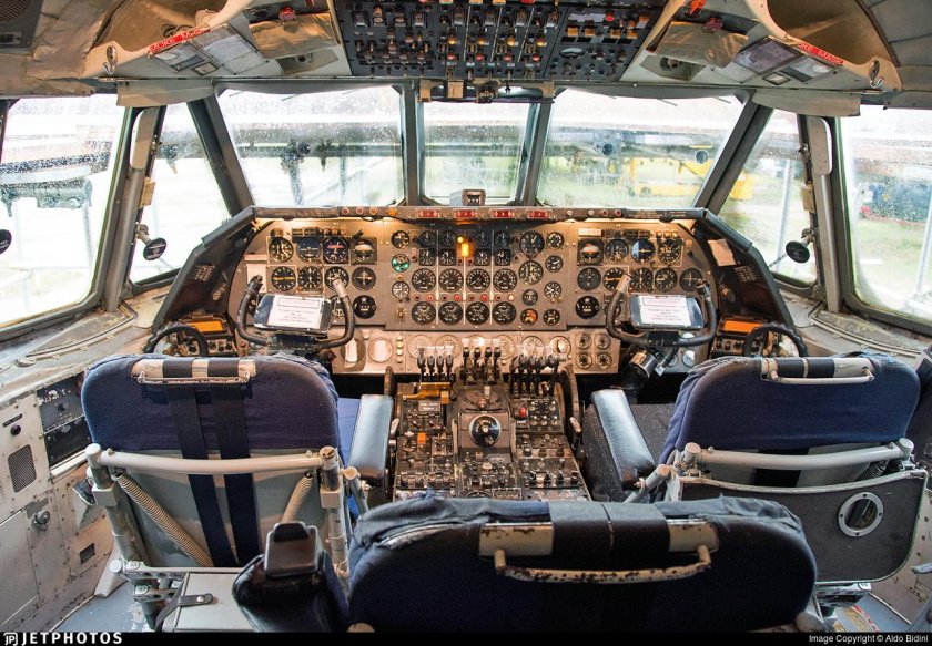 Lockheed l-188 electra cockpit