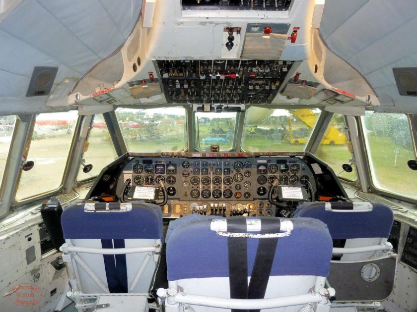 Виккерс Вэнгард самолет