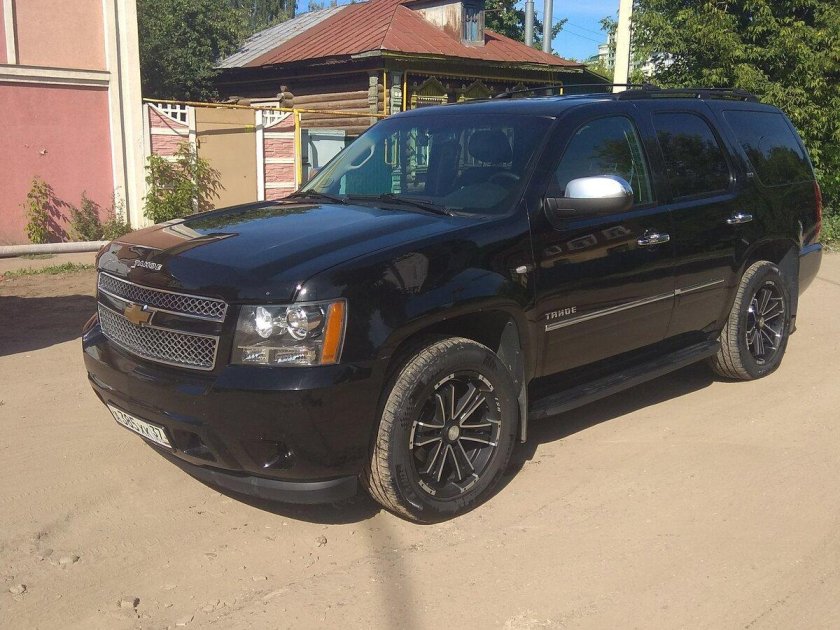 Машина Гуфа Шевроле Тахо