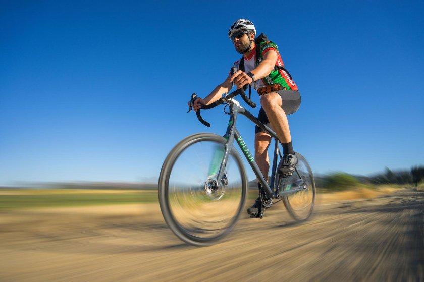 Велосипедист с пассажиром