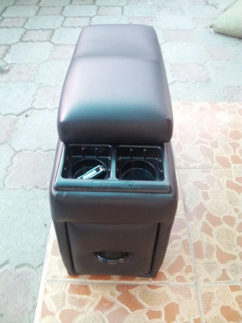 Подлокотник бар на Хонда стрим рн1