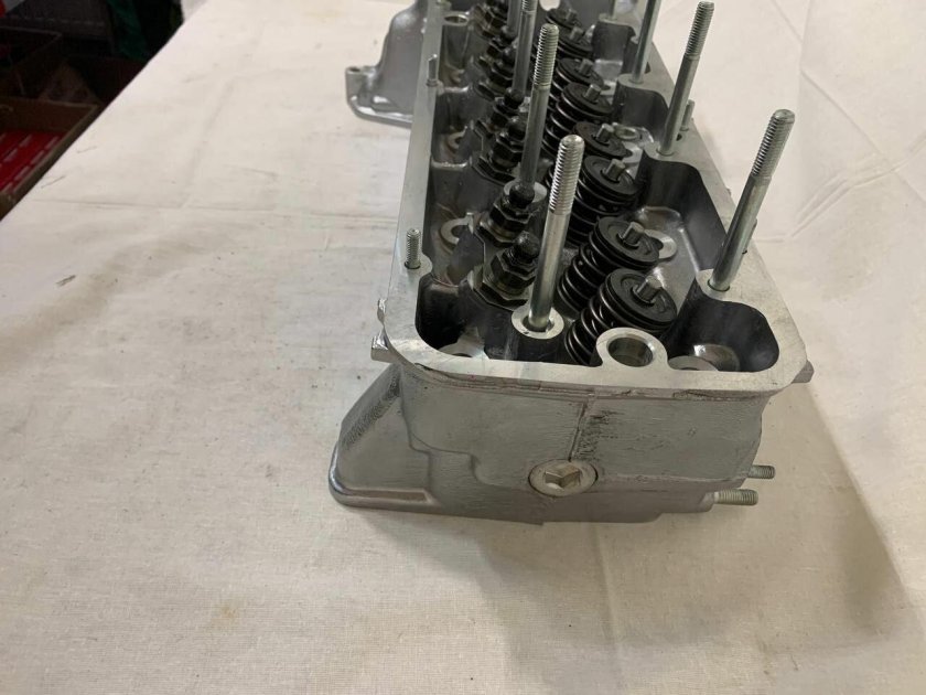 Головка блока цилиндров 21214