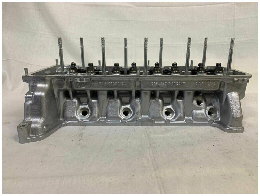 Головка блока цилиндров ВАЗ 2123 21214-1003011