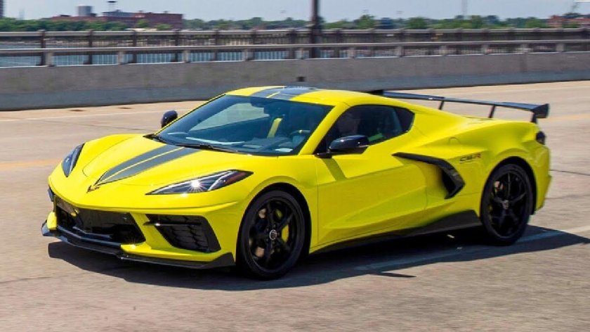 Шевроле Корвет 2022