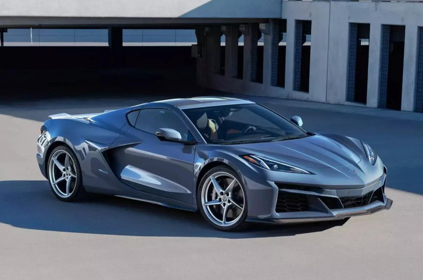 Chevrolet Corvette e-ray 2024