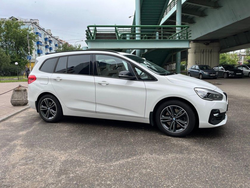 Бмв 2 серии гранд турер белый