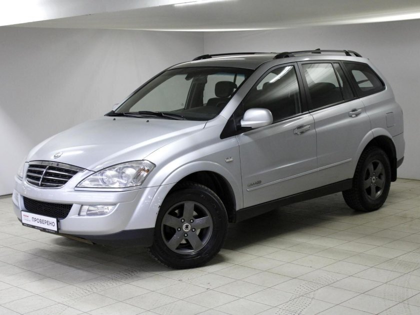 SSANGYONG серебристый