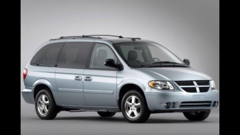 Машина додж караван