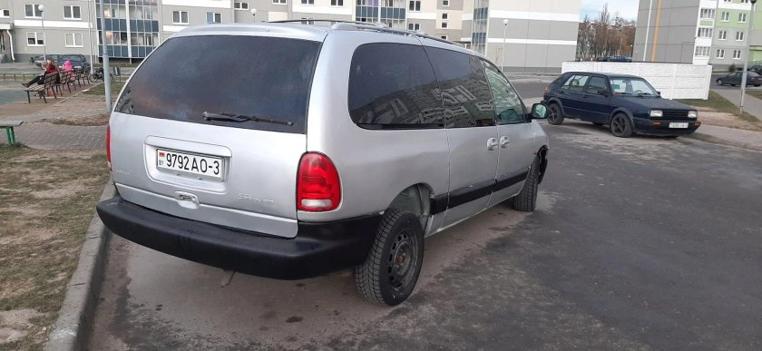 Dodge Caravan 98
